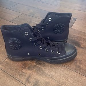 ✨SOLD✨ Converse High Tops